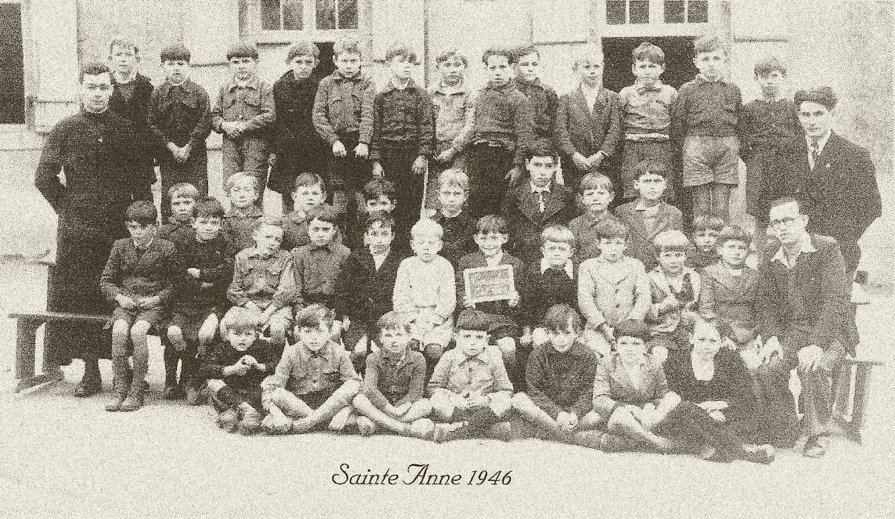 Photo de classe de 1946 à l'école Ste Anne